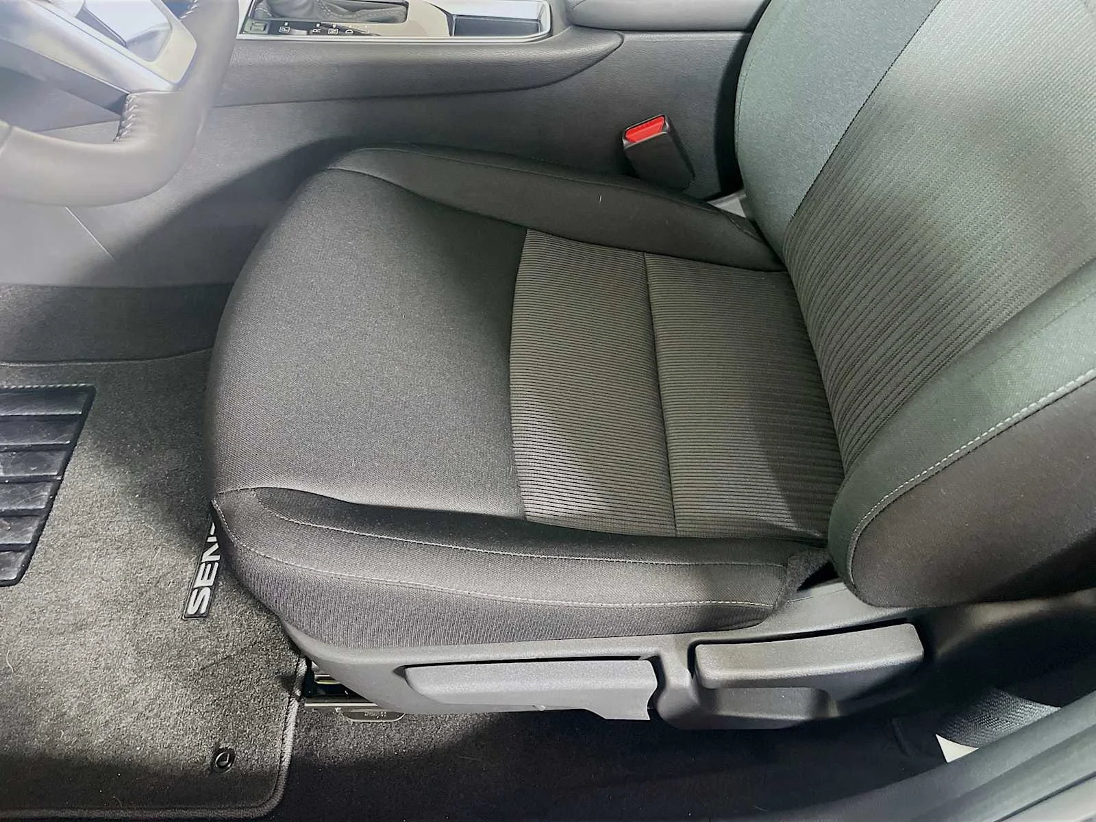 Certified Used 2025 Gun Metallic Nissan SV image 16
