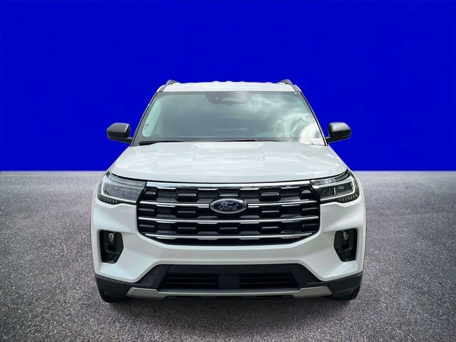 New 2026 Star White Metallic Tri-Coat Ford Active image 8