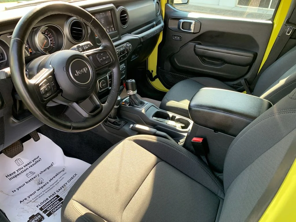 Used 2022  Jeep Unlimited Willys image 11