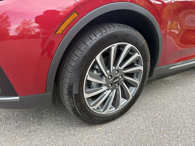 Used 2025 Red Lincoln Reserve image 10