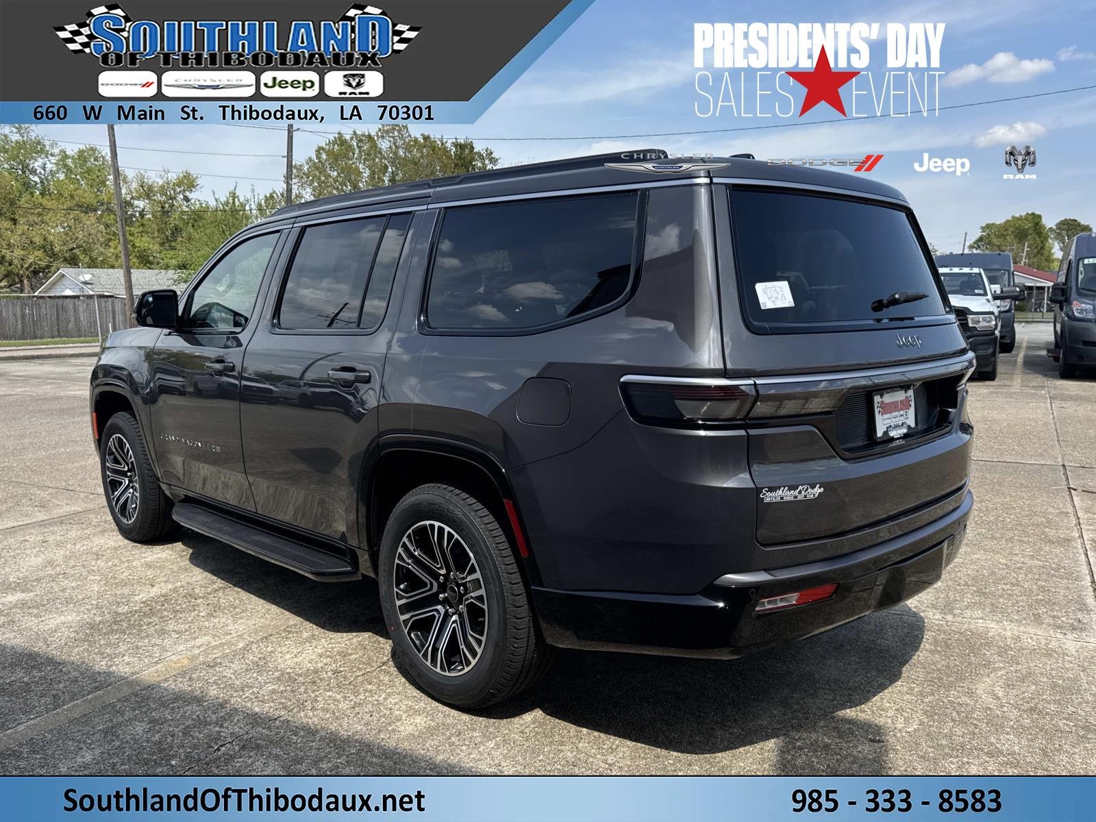 New 2026 Baltic-Gray Metallic Clear-Coat Exterior Paint Jeep  image 4