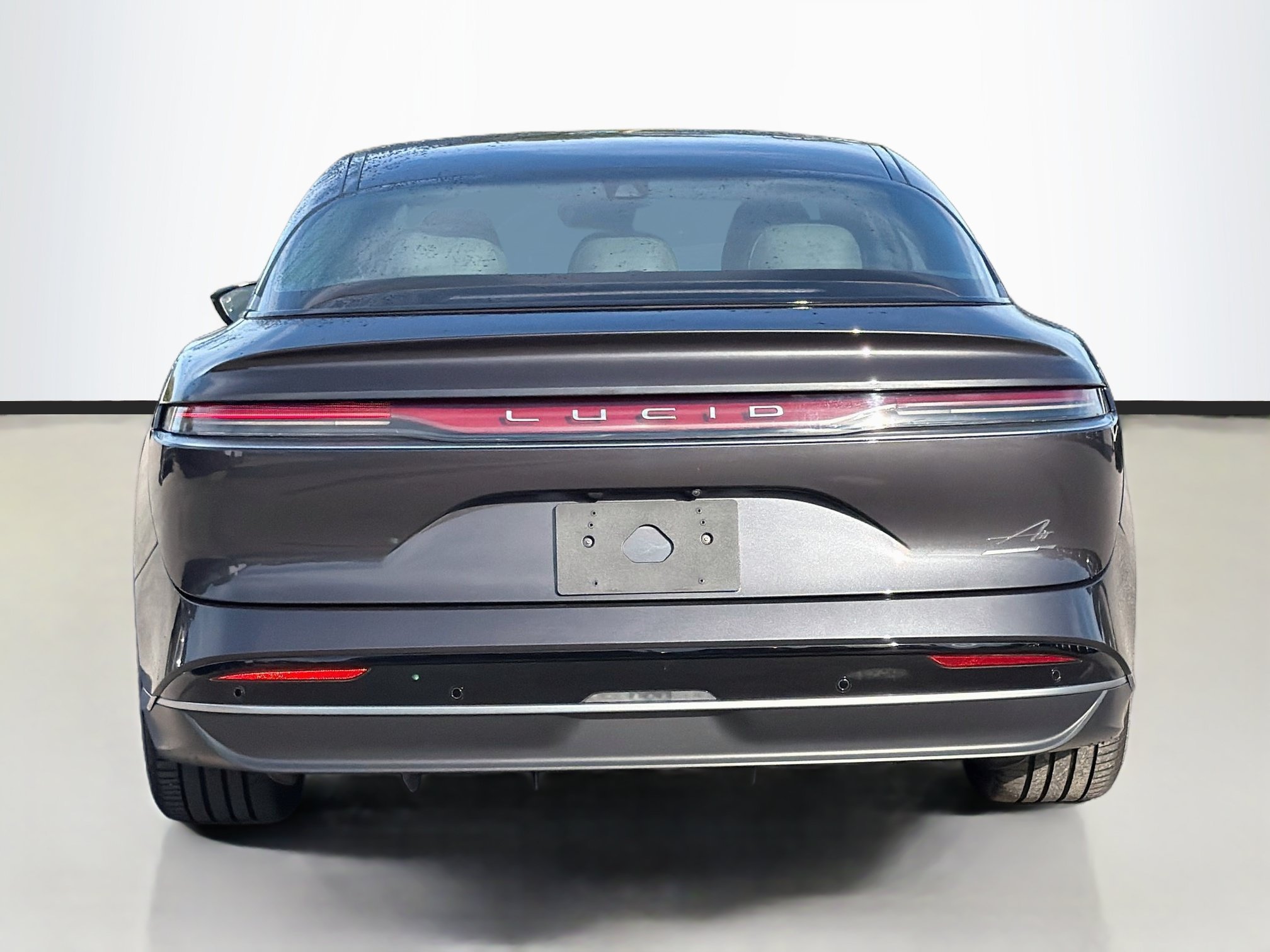 Used 2024 Quantum Gray Metallic Lucid Touring image 4