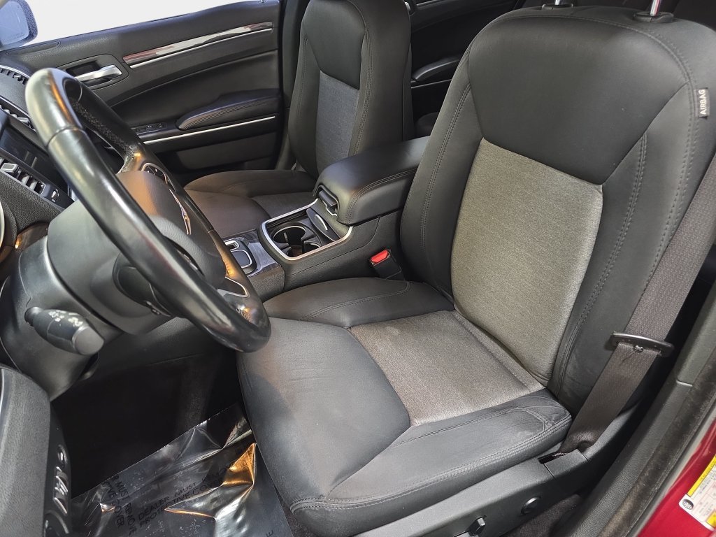 Used 2018 Velvet Red Pearlcoat Chrysler Touring image 13