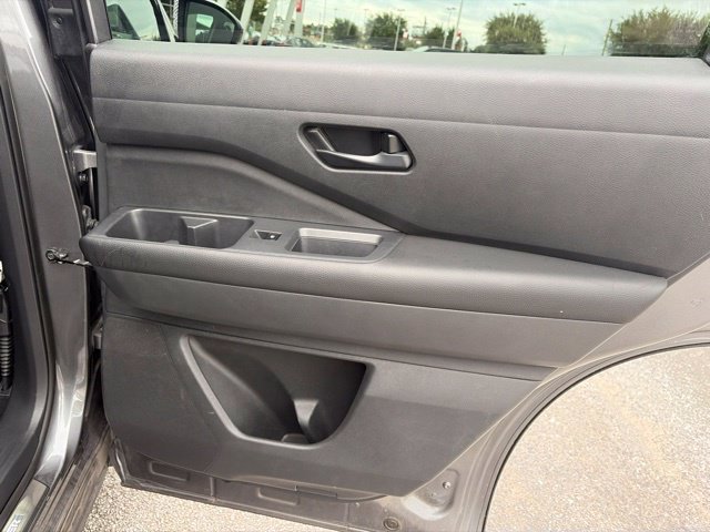 Used 2024 Gray Nissan SV image 19