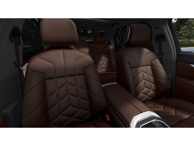 New 2026 Alpine White BMW 750e image 11