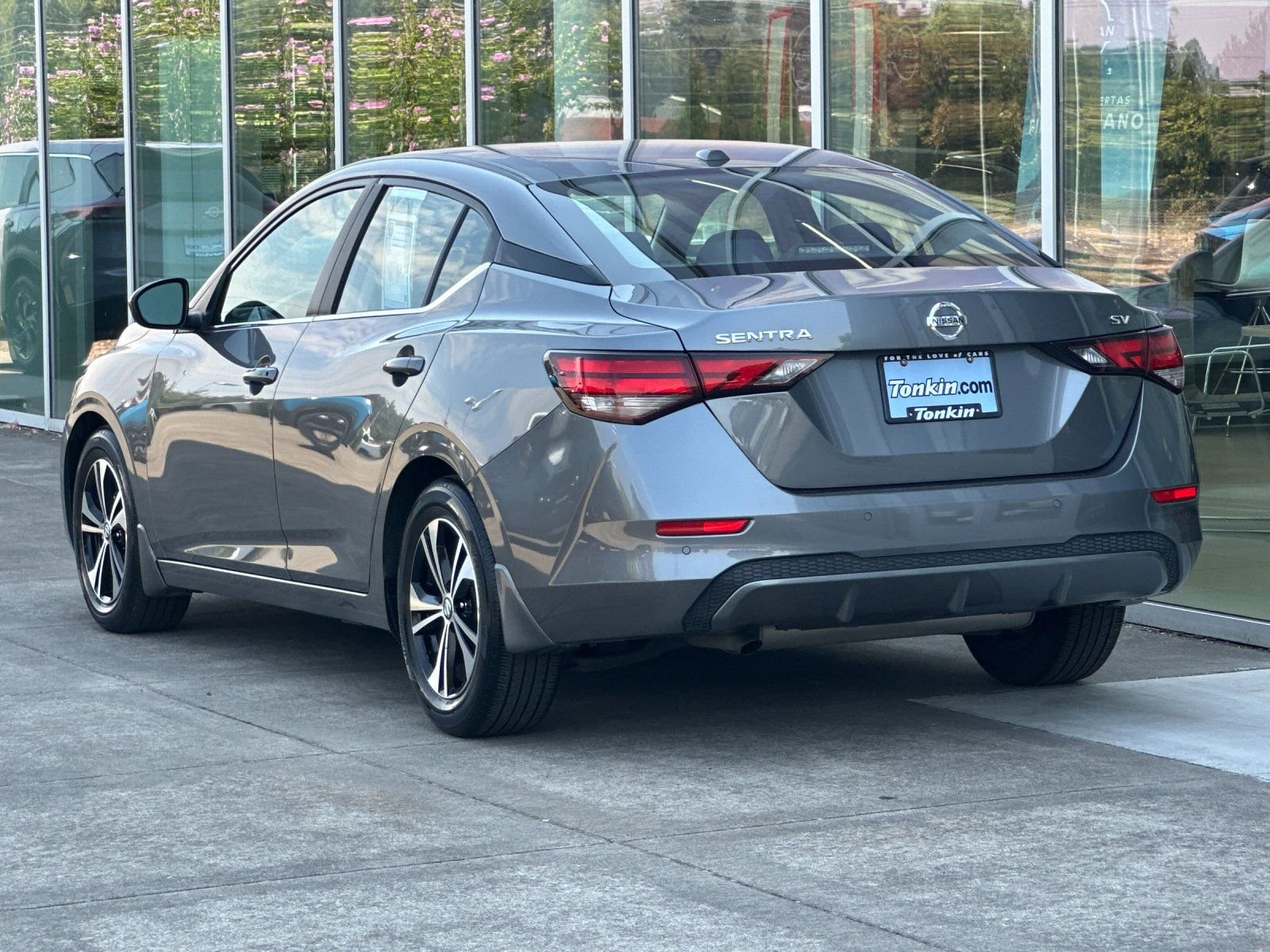 Used 2023 Gun Metallic Nissan SV image 5
