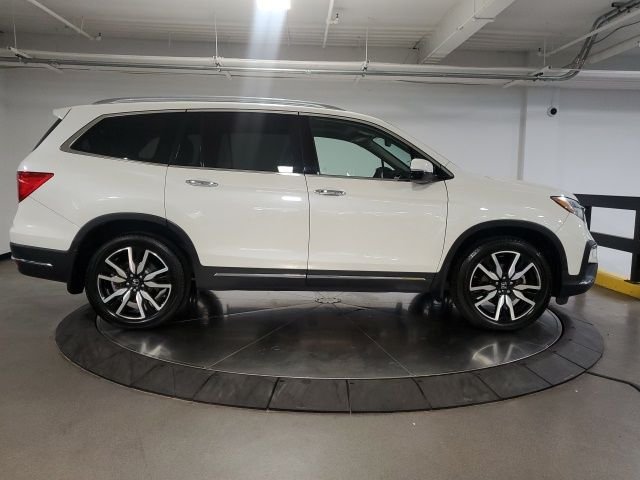 Used 2019 White Honda Touring image 10