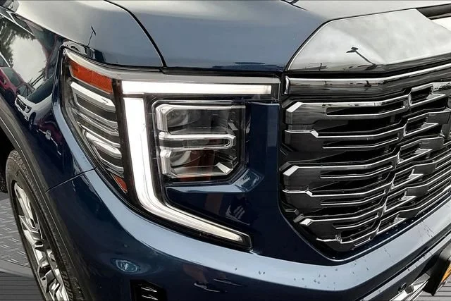 Used 2023 Pacific Blue Metallic GMC Denali Ultimate image 33