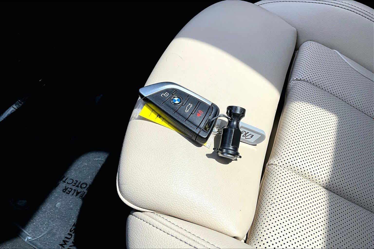 Used 2023 Alpine White BMW sDrive30i image 14