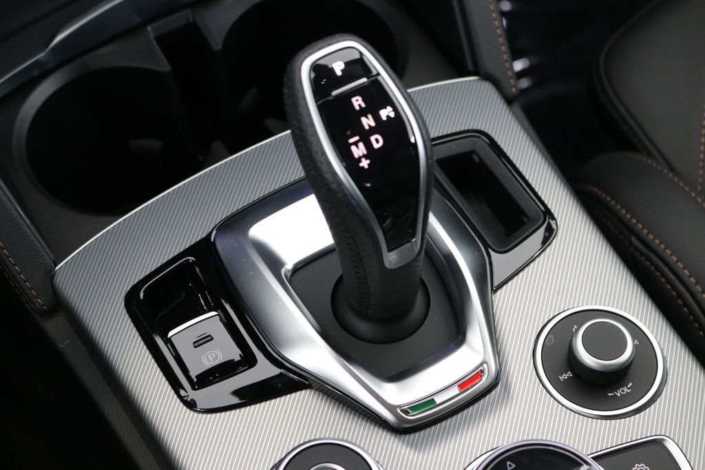 2025 Alfa Romeo Stelvio Intensa - Photo 16