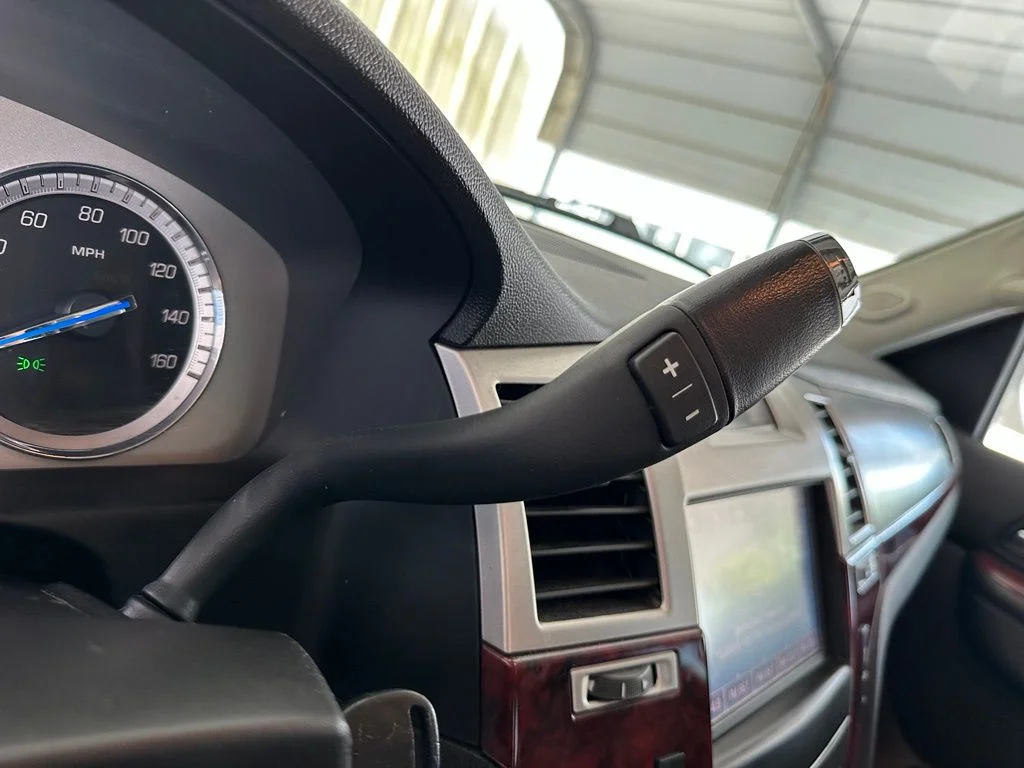 Used 2013 White Cadillac Premium image 19