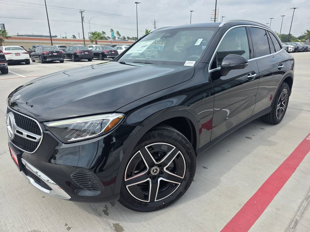 New 2026 Black Mercedes-Benz GLC 300 image 29