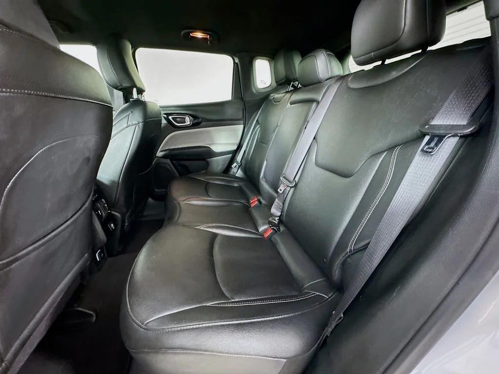 Used 2025 Silver Jeep Limited image 29