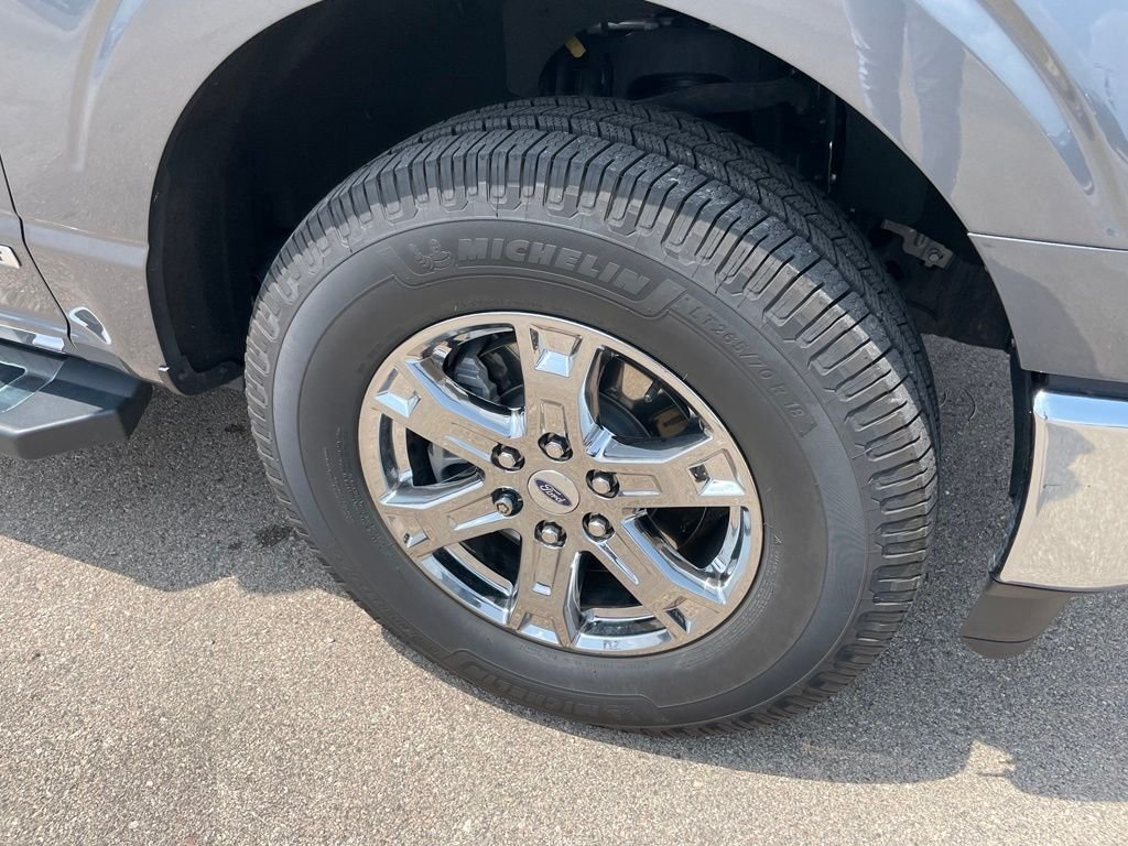 Used 2023 Gray Ford XLT image 3