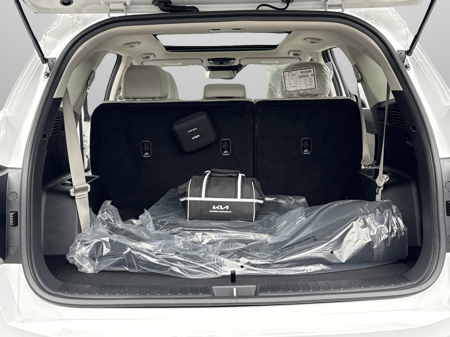 New 2026 Glacial White Pearl Kia S image 24