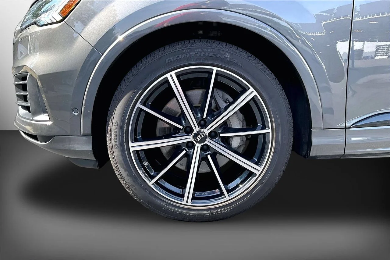 Certified Used 2024  Audi 55 Prestige image 33
