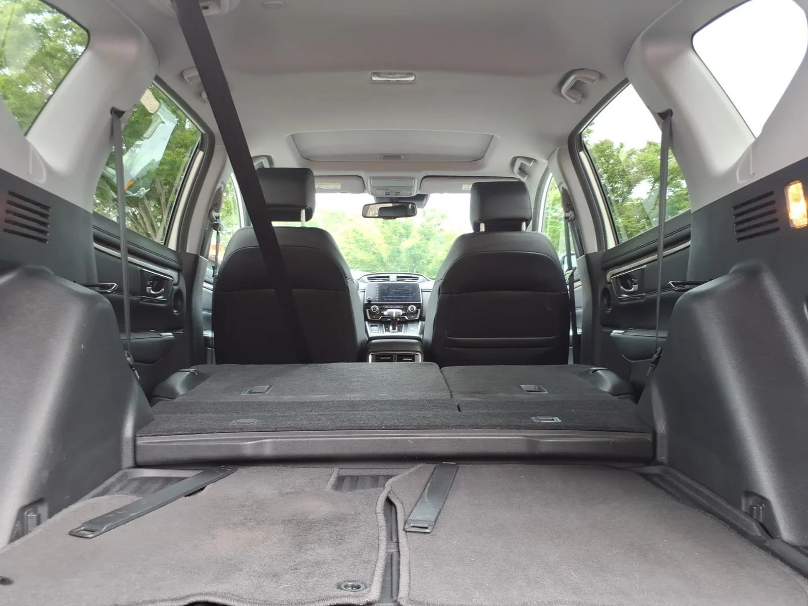 Used 2018 White Diamond Pearl Honda Touring image 31