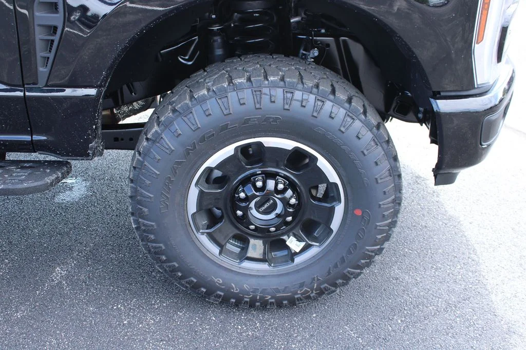 New 2026 Agate Black Metallic Ford F-250® XLT image 20