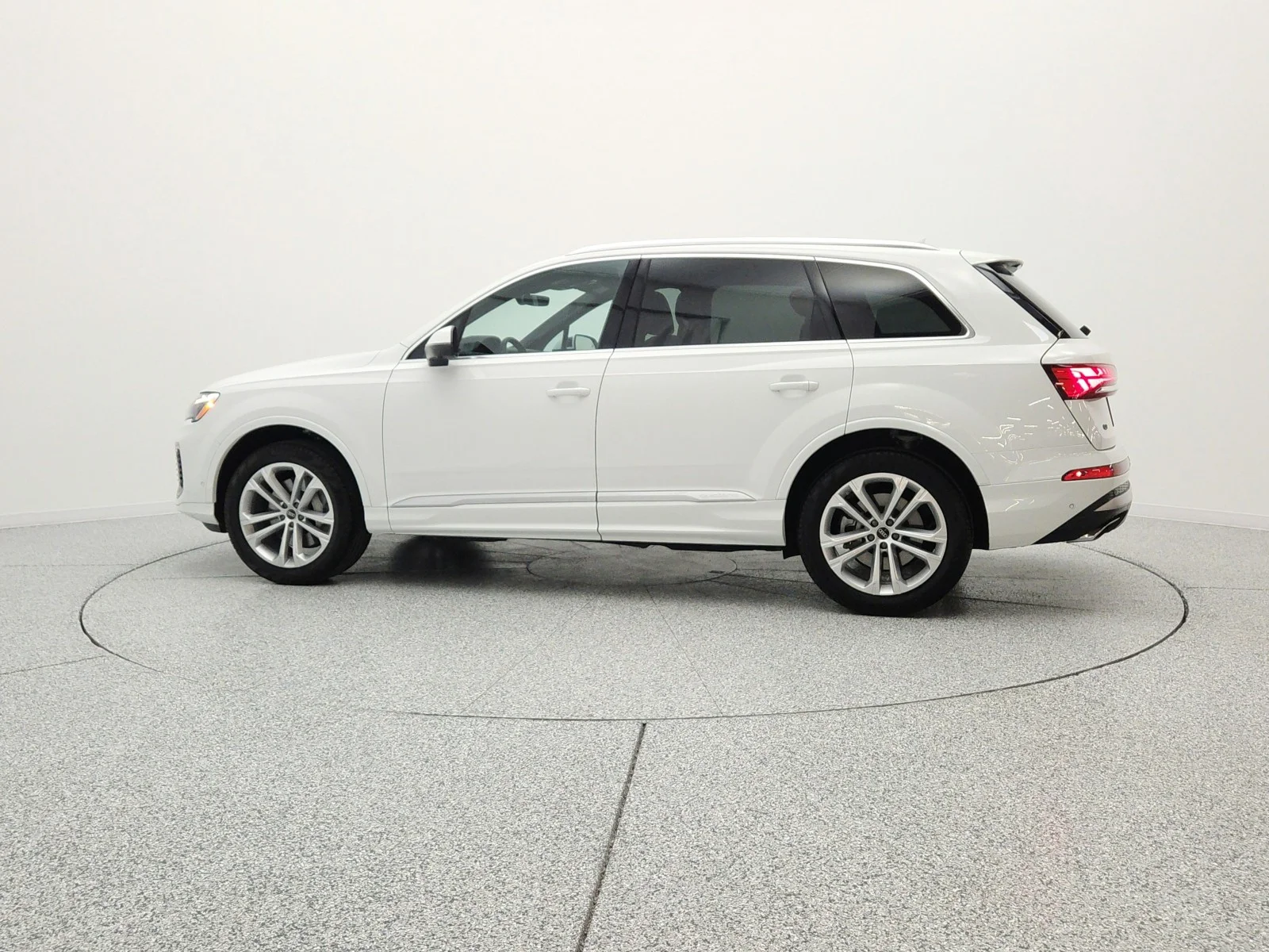 Used 2025 Carrara White Audi Premium Plus 55 TFSI quattro image 8