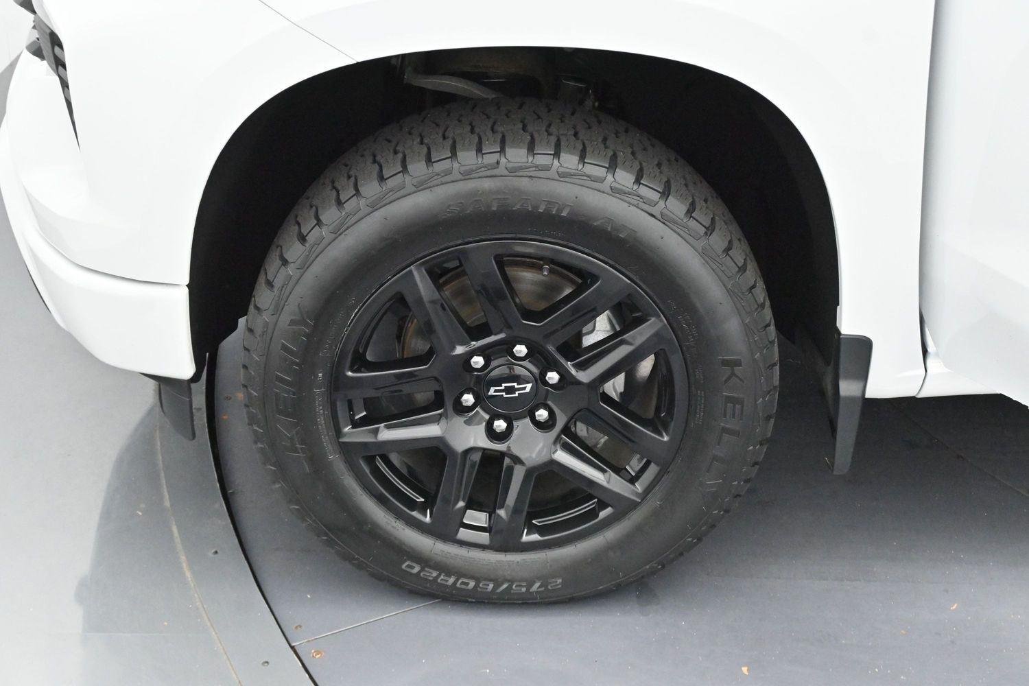 Used 2023 Summit White Chevrolet RST image 30