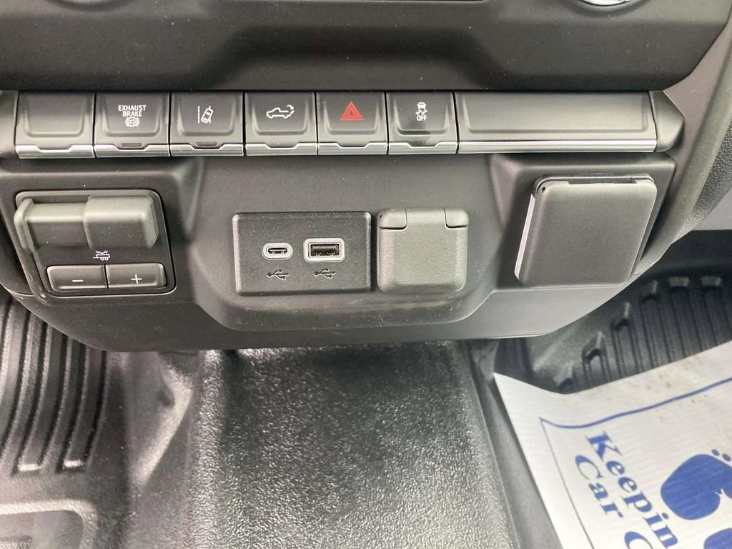 New 2026 Onyx Black GMC Pro image 17
