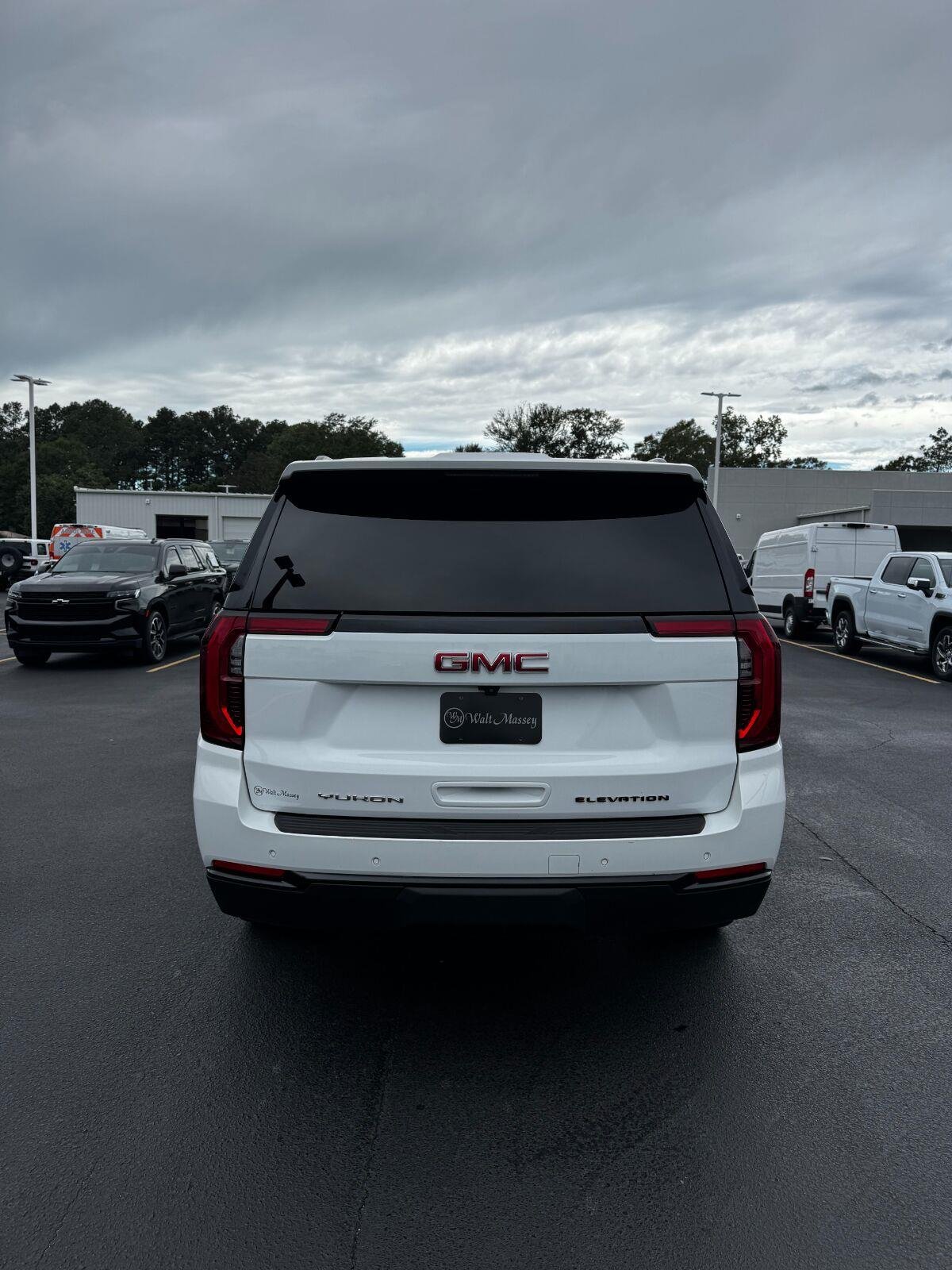 Used 2025 Summit White GMC Elevation image 4