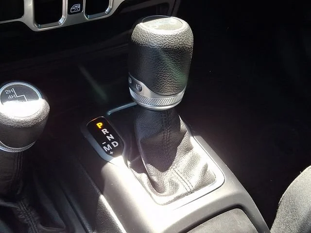 Used 2020 Teal Jeep Sport S 4x4 image 15