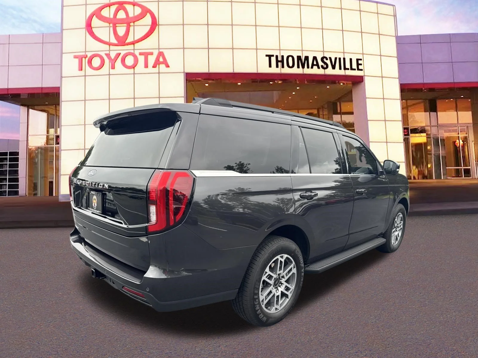Used 2026 Dark Matter Gray Metallic Ford Active image 5