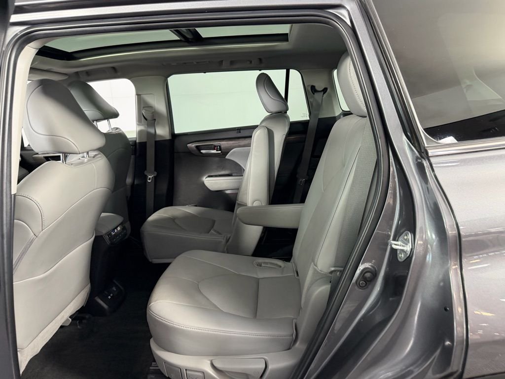 Used 2024 Magnetic Gray Metallic Toyota Platinum image 22