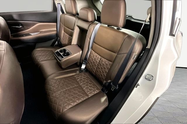 Used 2023 White Nissan Platinum image 20