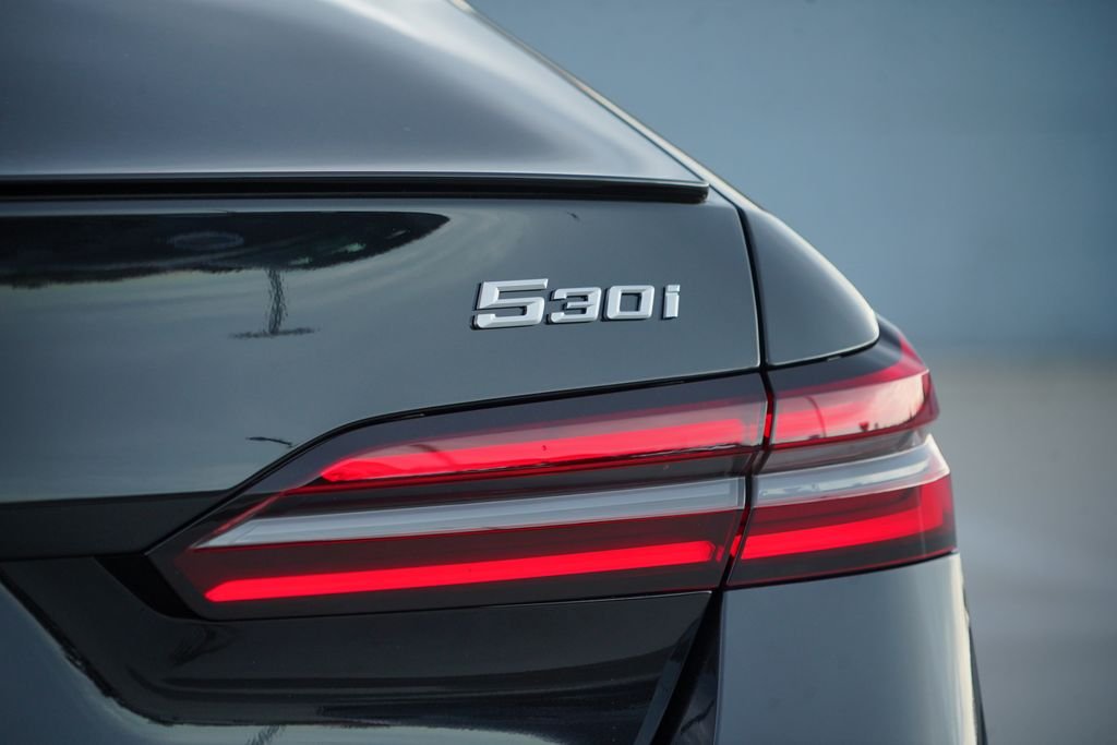 New 2027 Black Sapphire Metallic BMW 530i image 8