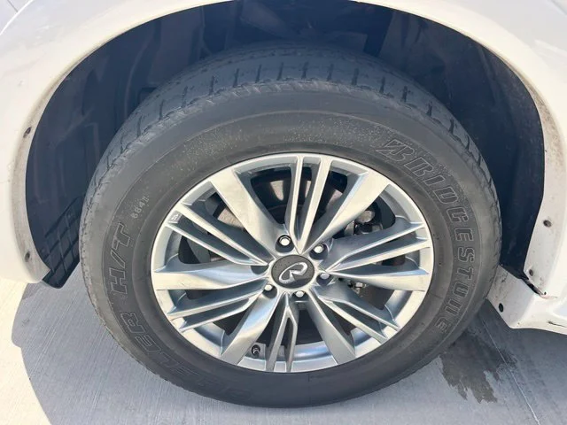 Used 2022 White INFINITI LUXE image 9