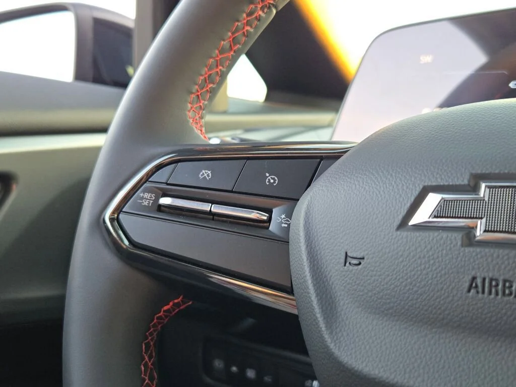 2025 Chevrolet Equinox EV RS - Photo 28