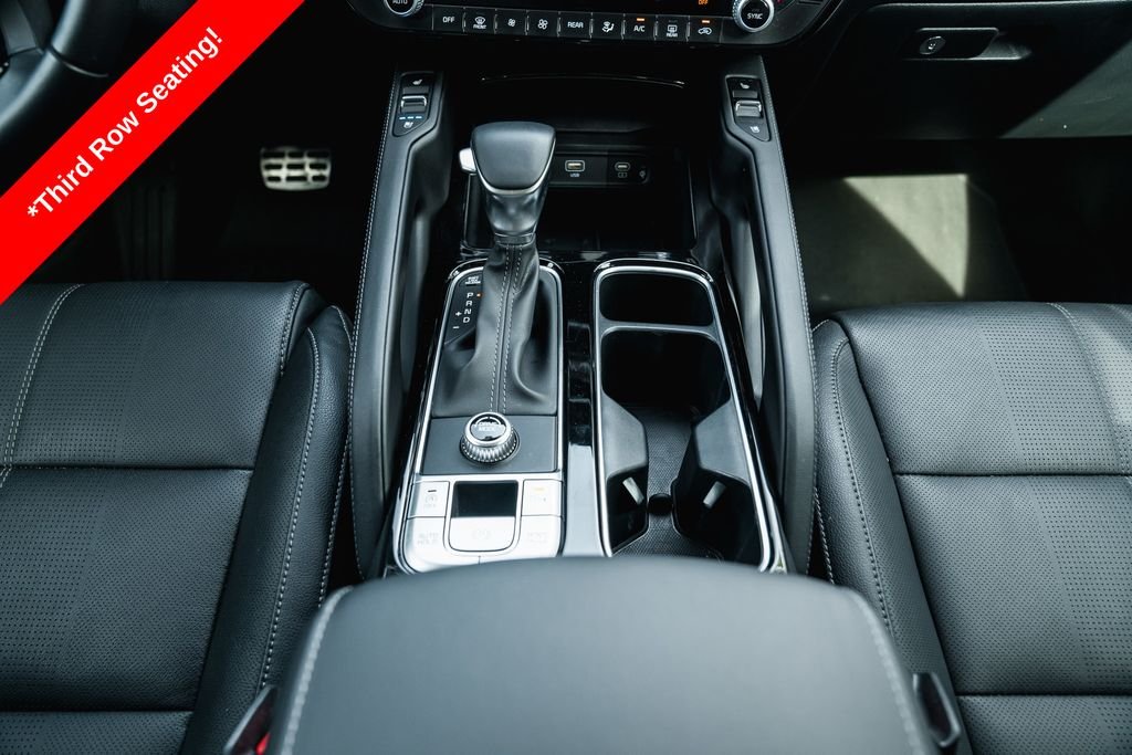Used 2025 White Pearl Kia SX image 24