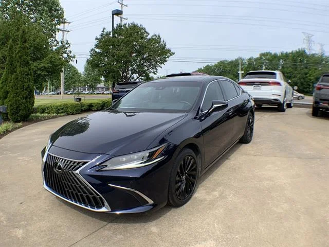 2025 Lexus ES 300h 300h Ultra Luxury's photo