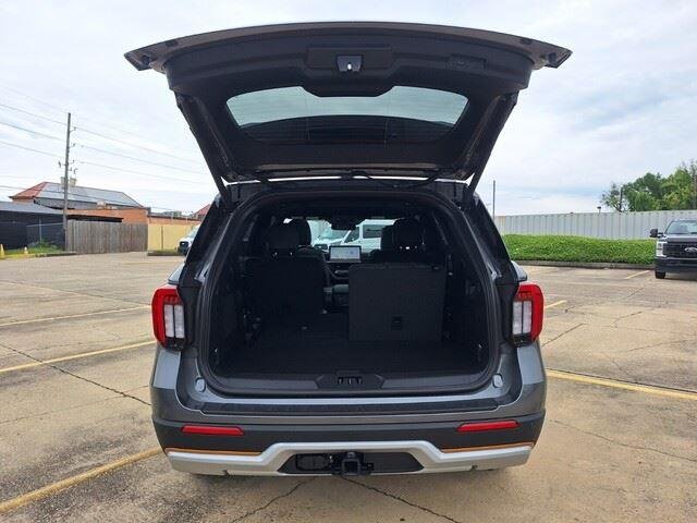 New 2026 Carbonized Gray Metallic Ford Tremor® image 35