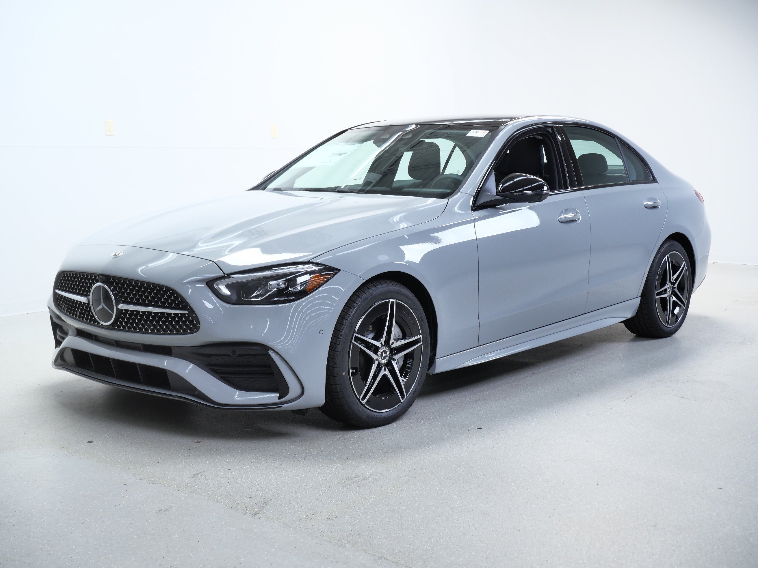 New 2026 MANUFAKTUR Alpine Grey Mercedes-Benz C 300 image 4