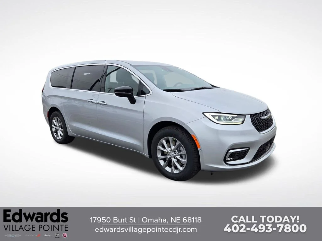 2026 Chrysler Pacifica Select AWD's photo