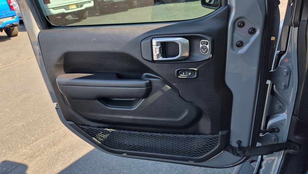 Used 2023 Gray Jeep Sport S image 27