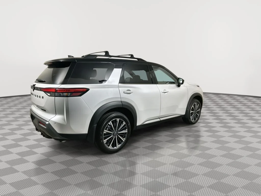 New 2026 Everest White Pearl TriCoat / Super Black Two-tone Nissan Platinum image 8