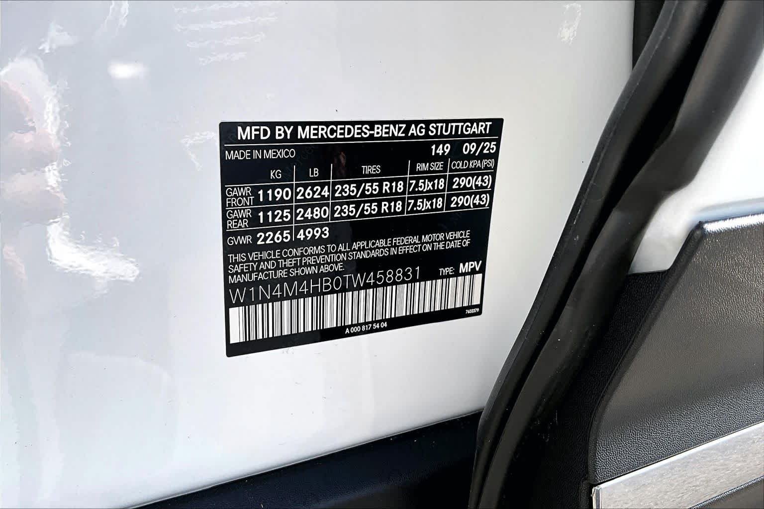 New 2026 Polar White Mercedes-Benz GLB 250 image 21