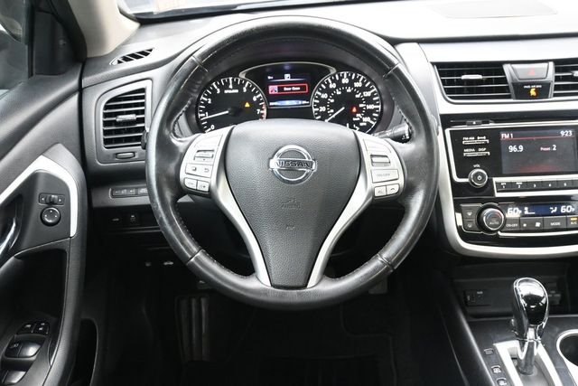 Used 2018 Gray Nissan 2.5 SV image 21