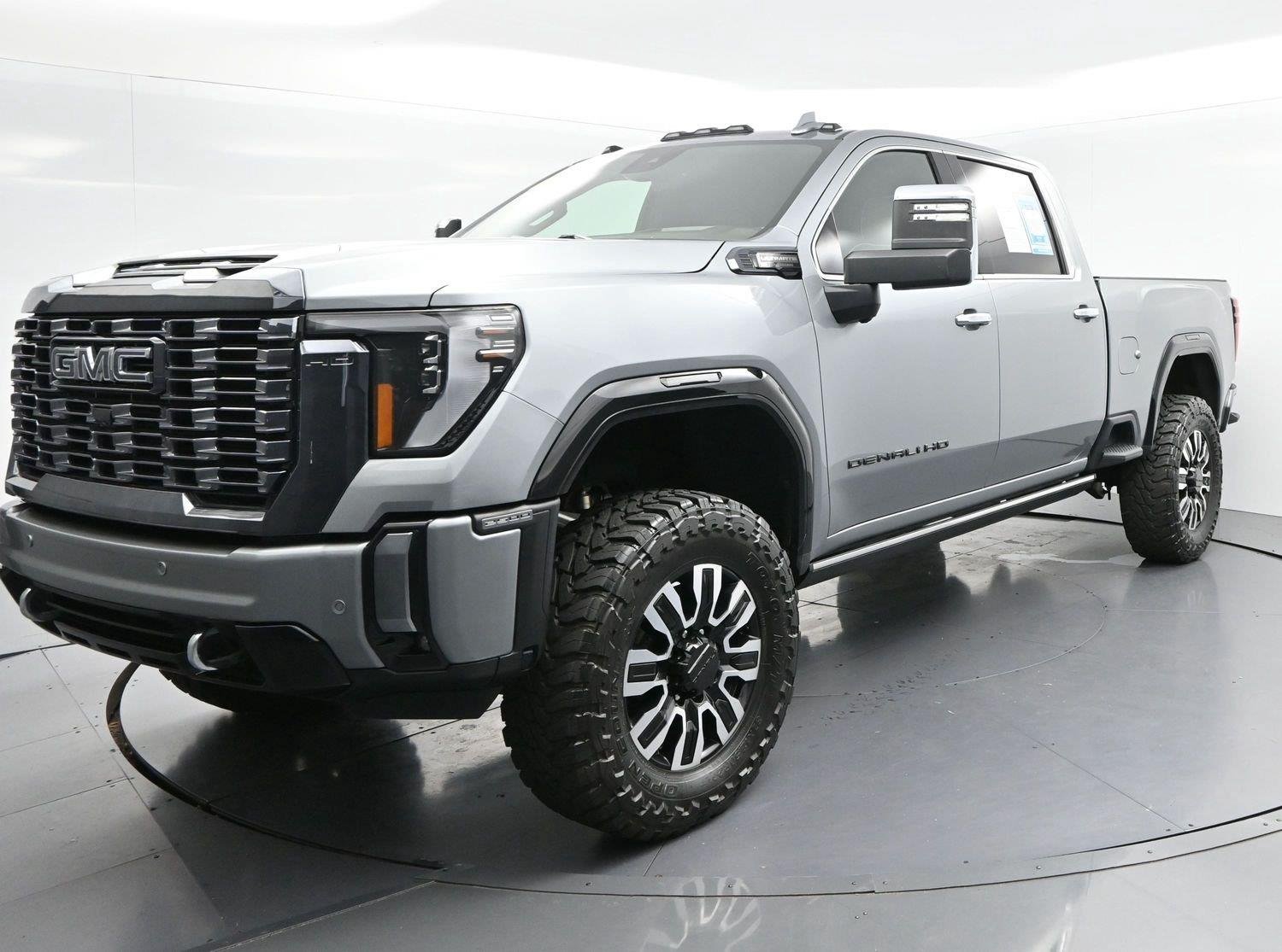Used 2024 Sterling Metallic GMC Denali Ultimate image 3