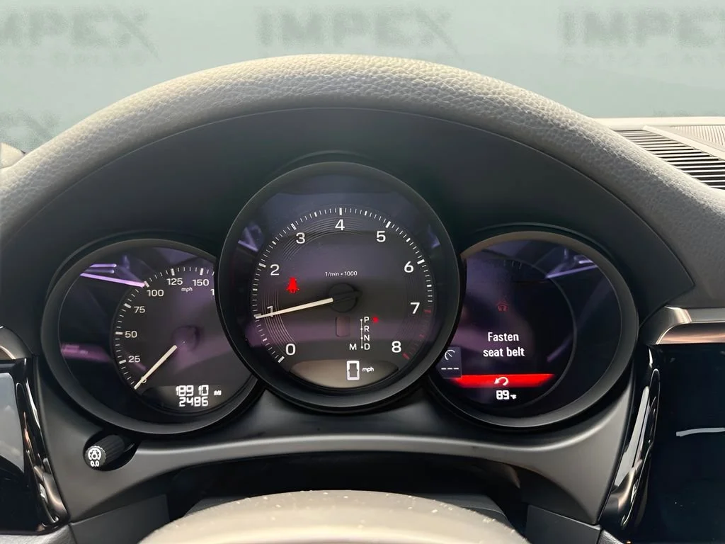 Used 2024  Porsche  image 18