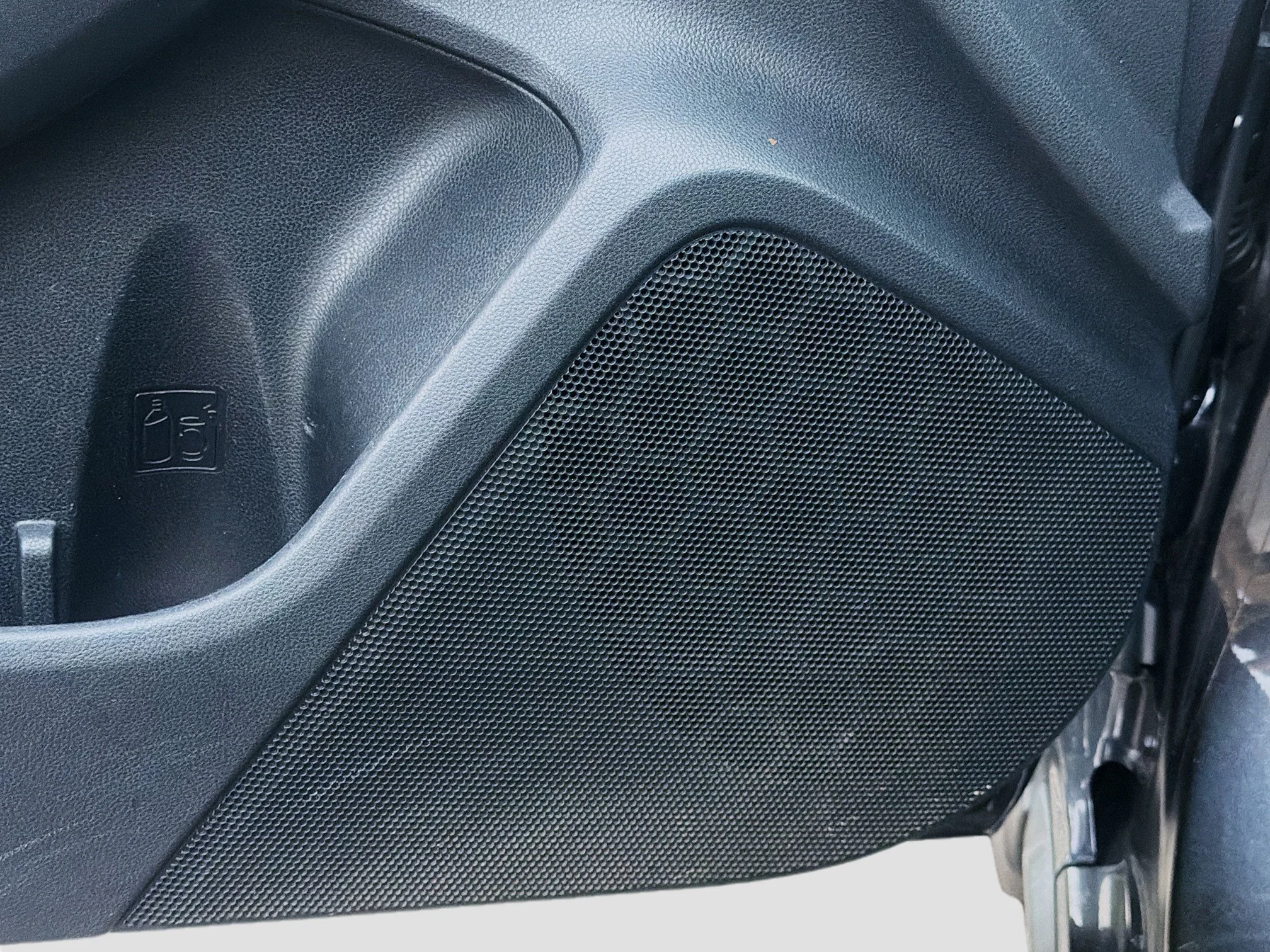 Used 2019 Dark Gray Metallic Subaru Limited image 22