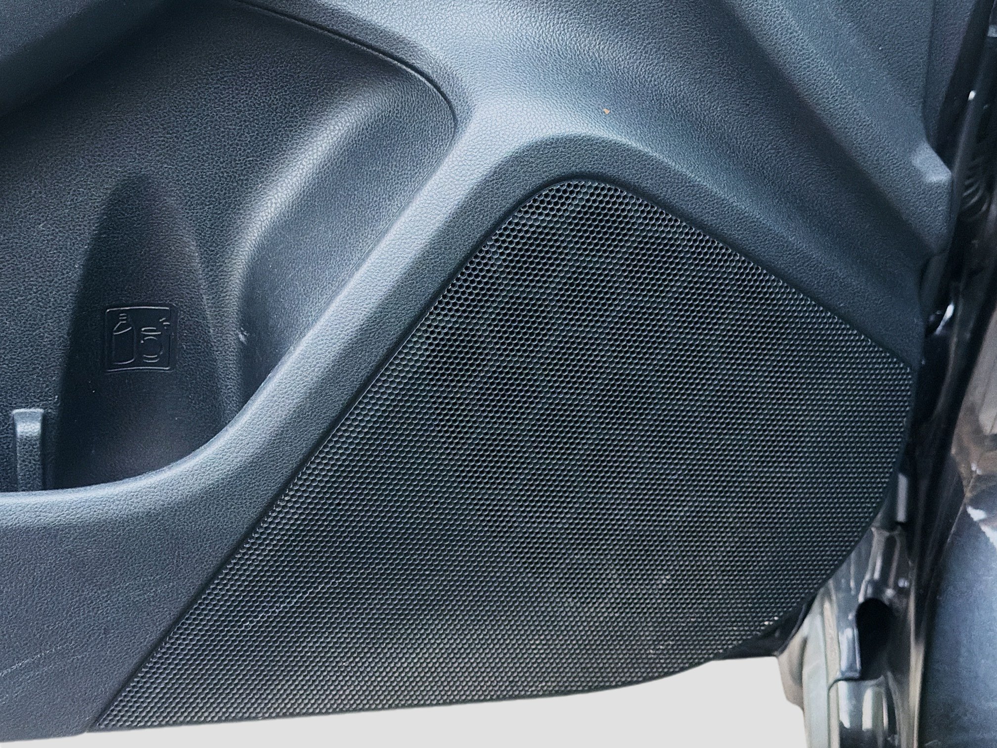 Used 2019 Dark Gray Metallic Subaru Limited image 22