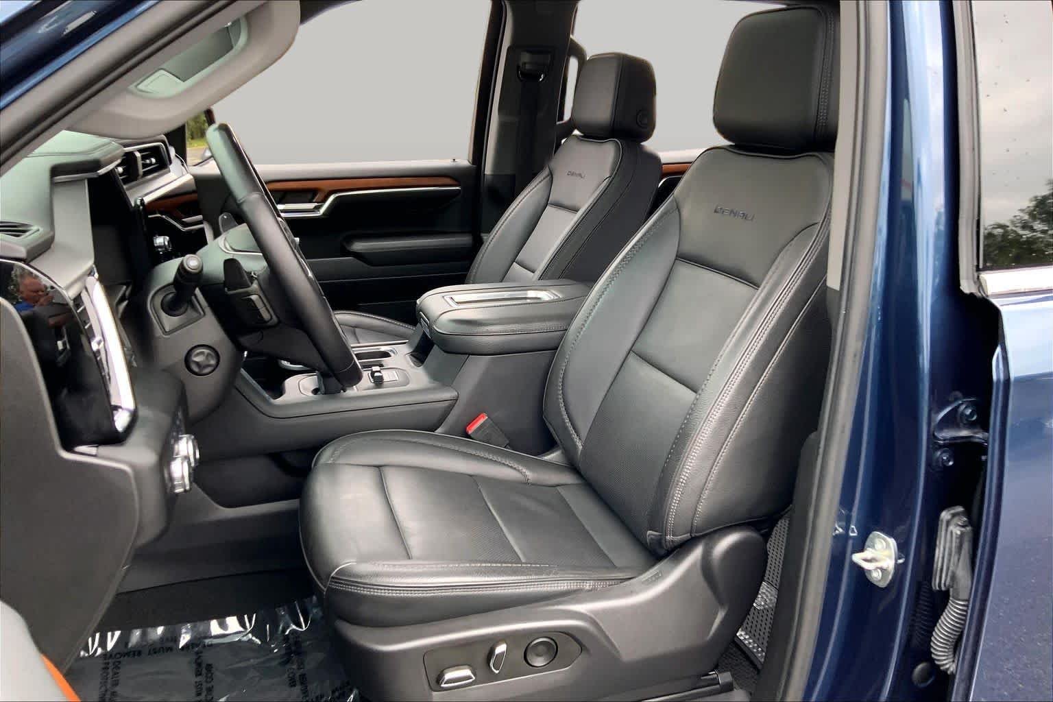 Used 2022 Pacific Blue Metallic GMC Denali image 7