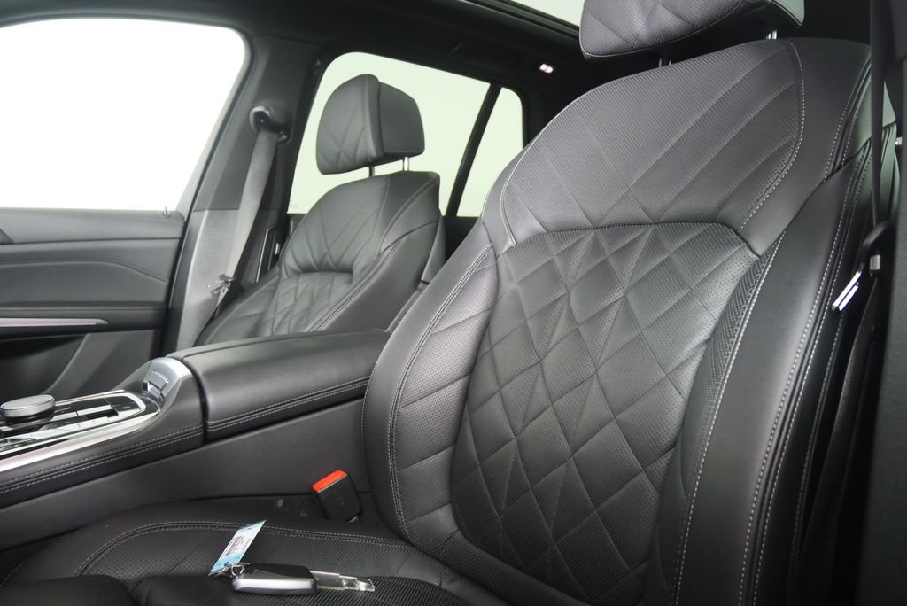 Used 2024 Black Sapphire Metallic BMW xDrive40i image 12