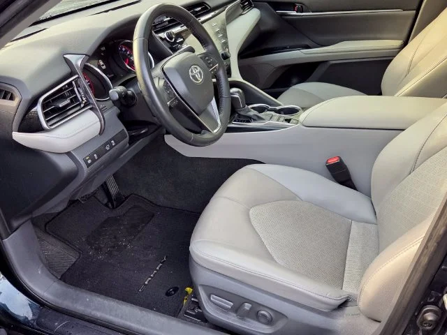 Used 2020 Blue Toyota XSE V6 image 8