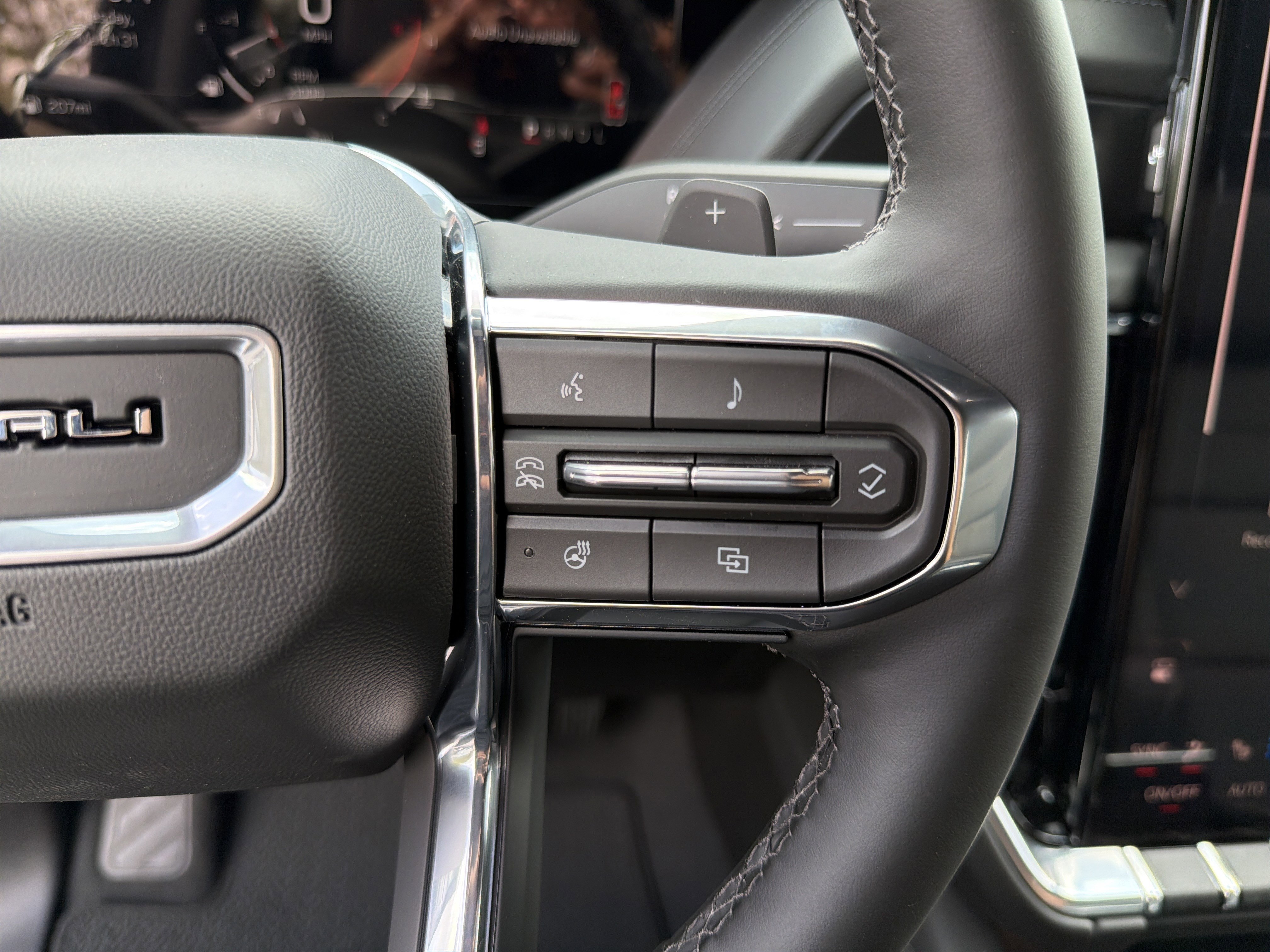 2026 GMC Yukon XL Denali - Photo 34